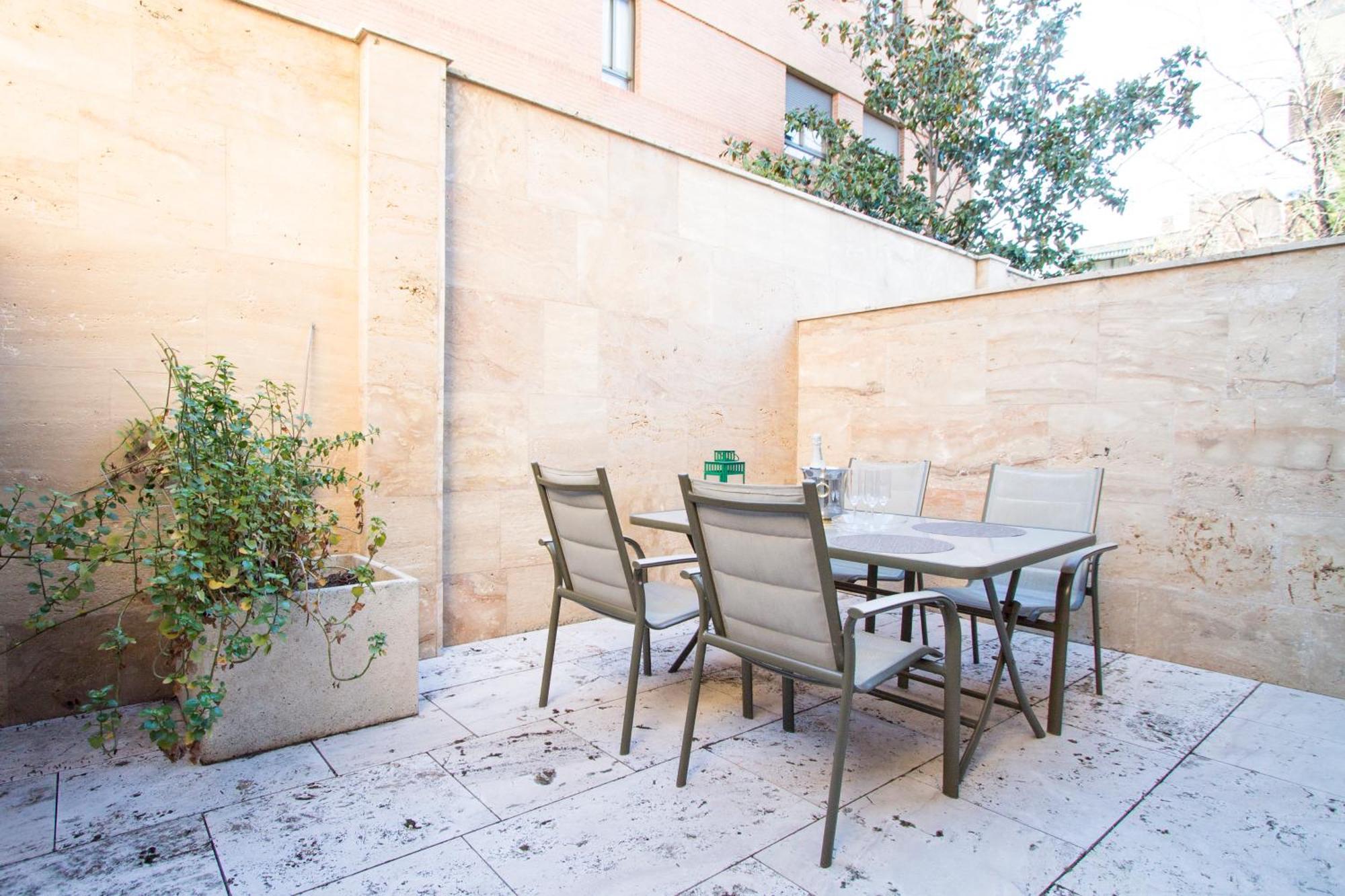 Apartamentos Villablino Arturo Soria Madrid Exterior photo