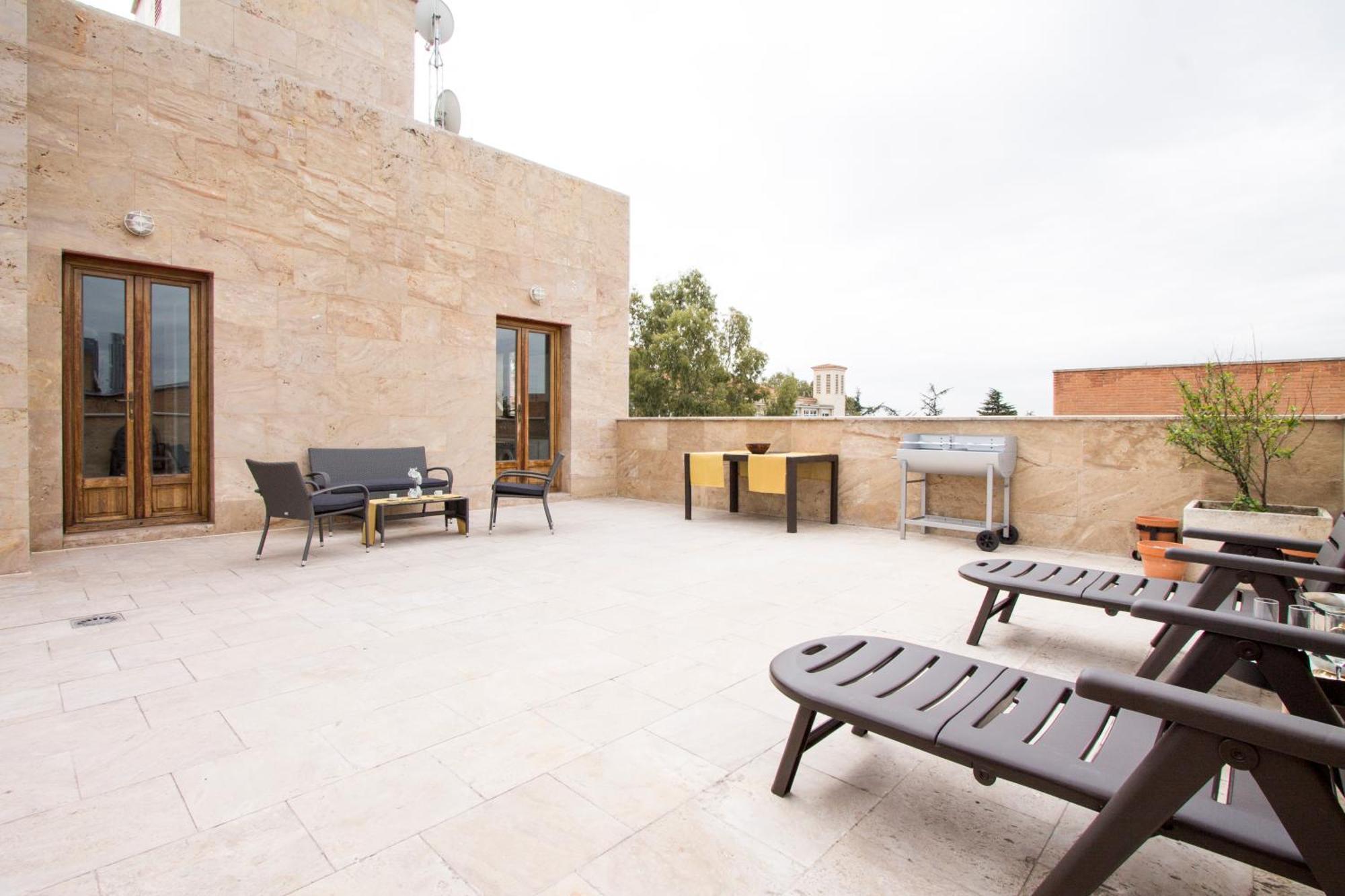 Apartamentos Villablino Arturo Soria Madrid Exterior photo