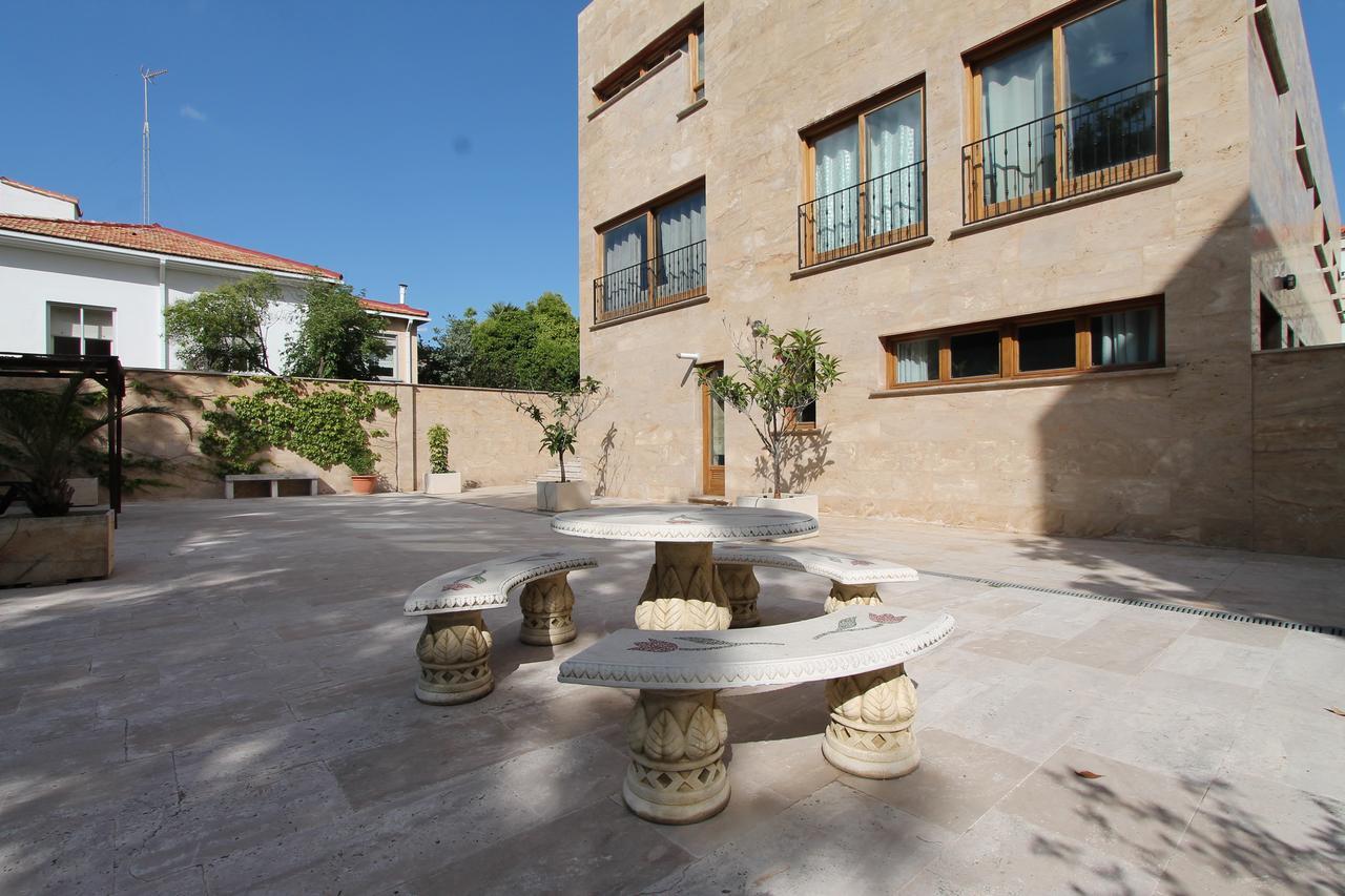 Apartamentos Villablino Arturo Soria Madrid Exterior photo